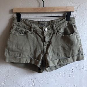BDG mid rise shorts